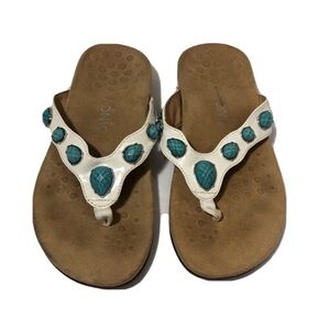 Vionic white turquoise stone thong comfort arch sandals. Size 7.